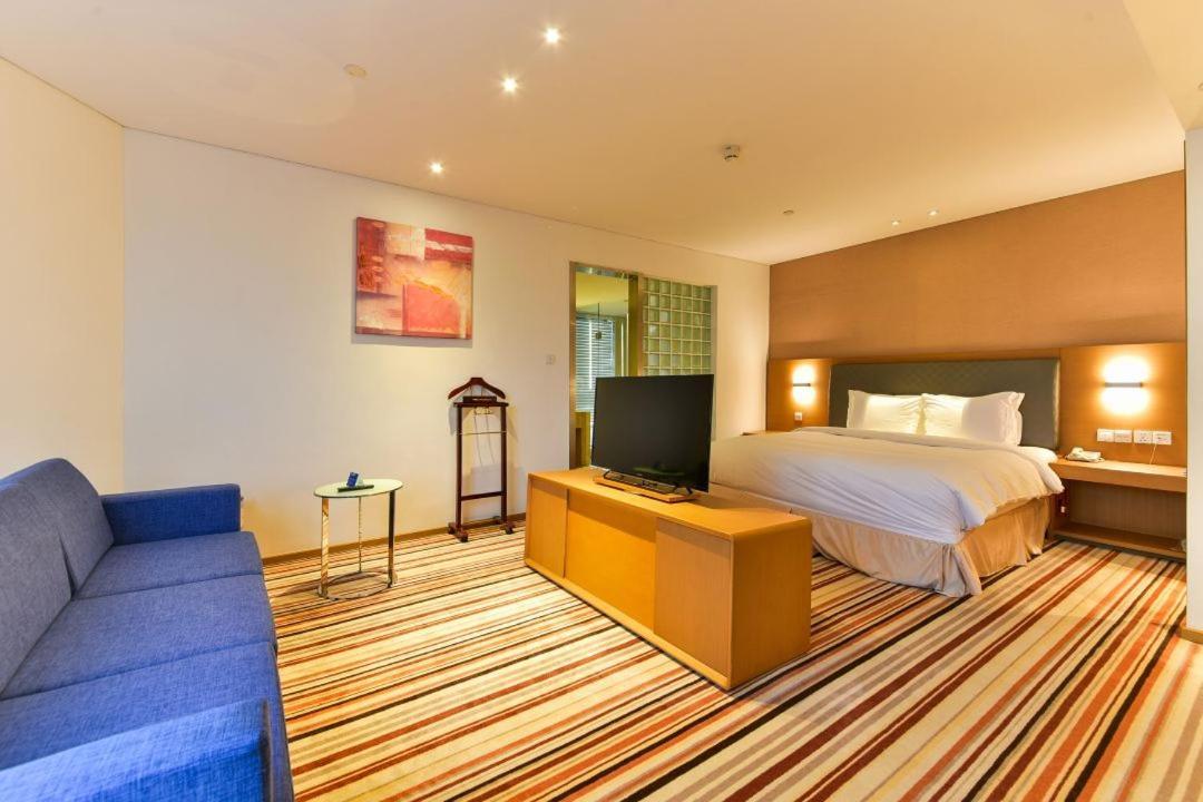 Holiday Inn Express Shanghai Jiading Industry Park By Ihg Екстериор снимка
